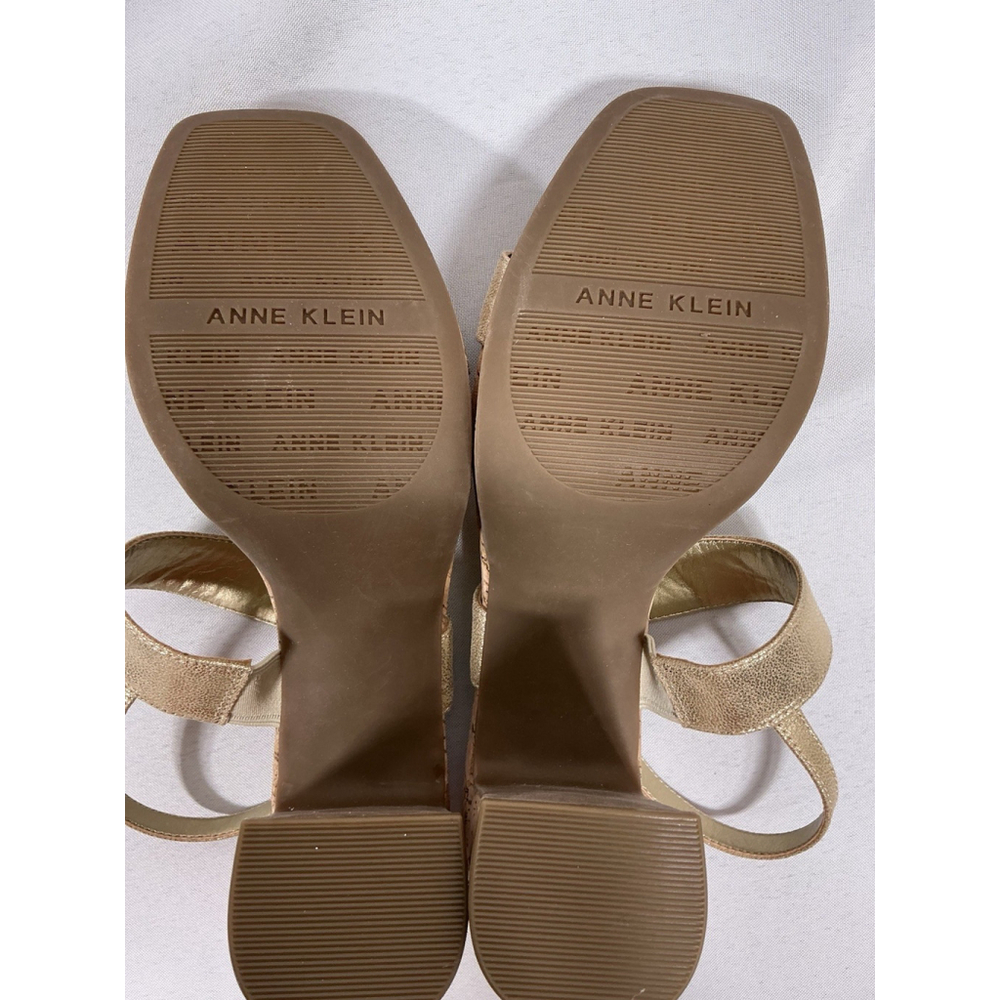 Woman’s NWOT Anne Klein Akzaya Strappy Cork Platform Sandals 10M Gold Block Heel - Picture 6 of 7